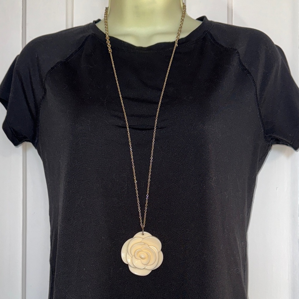 Long Gold Tone Cream/Ivory Rose Pendant‎ Necklace